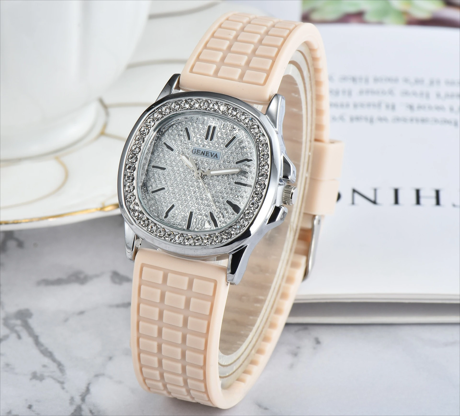 패션 스퀘어 비즈니스 쿼츠 시계 클래식 스트라이프 디자인 다이얼 럭셔리 스테인레스 스틸 밴드 남자 석영 손목 시계