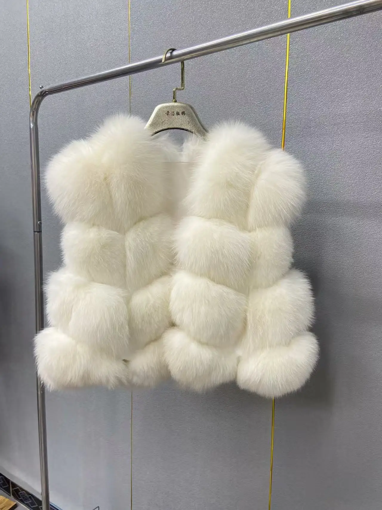 2025 Hot Fashion Women Real Fox Fur Vest Sleeveless Gilet Short Natural Fur Jacket