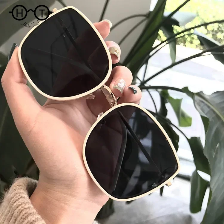 2024 New Fashion Lady Oversize Square Sunglasses Women Glasses Luxurious Sun Glasses Female UV400