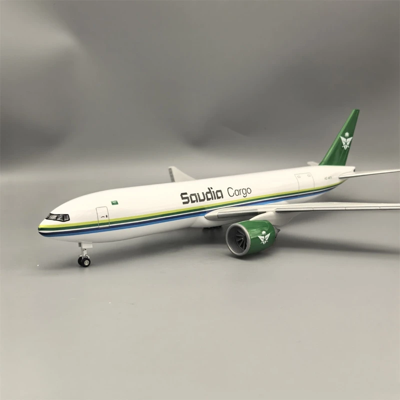 Modelo de avião brinquedo avião modelo resina 1/157 escala 47cm b777 carga saudita airways com pouso geal display kit construção diecast