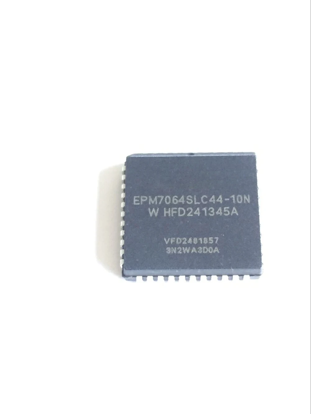 

EPM7064SLC44-10N PLCC44 Brand new original chip