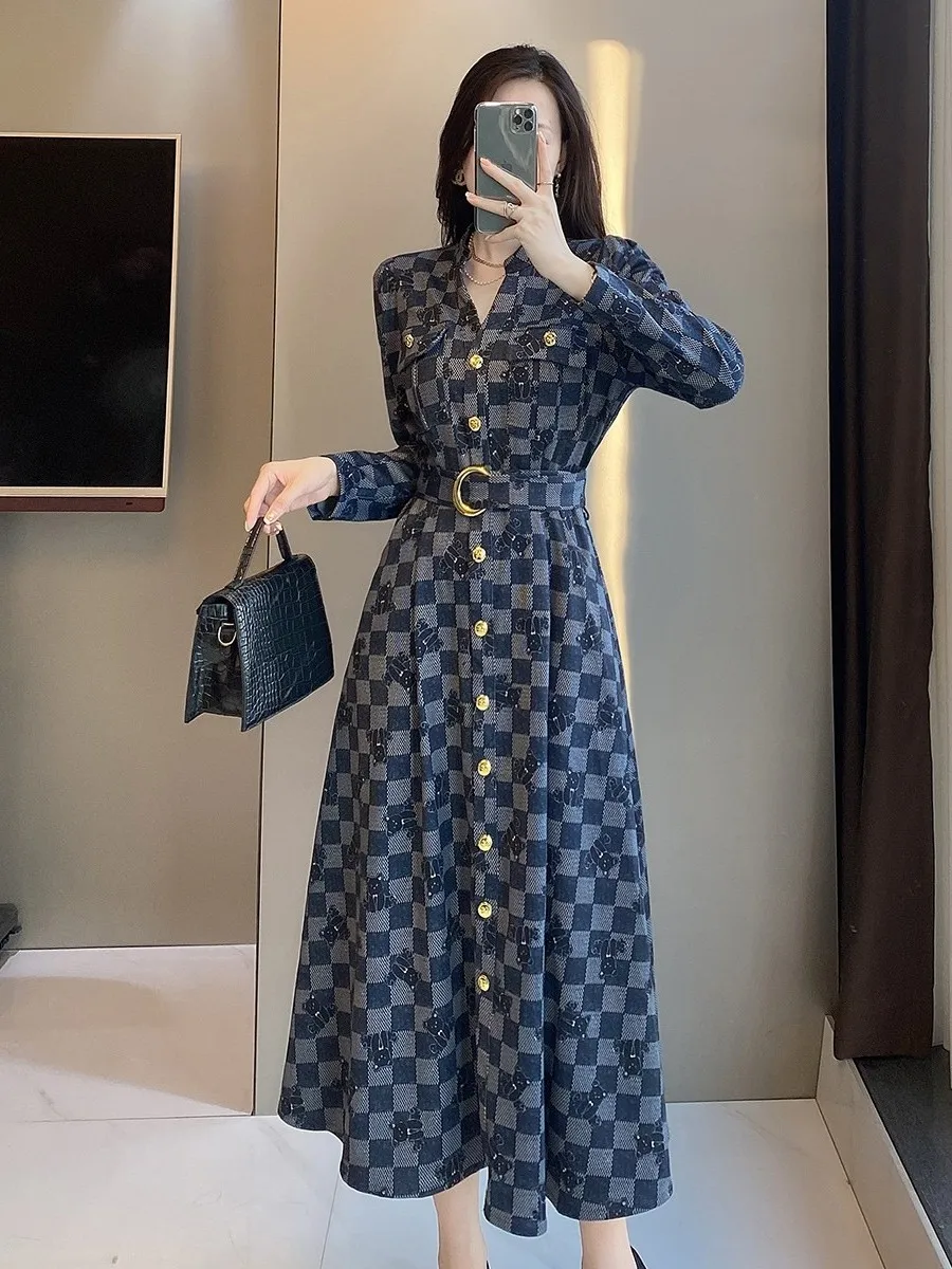 

autumn and winter new 2023 women's clothingTemperament V-neck Long Sleeve Plaid Premium Bear Print Dress 1011