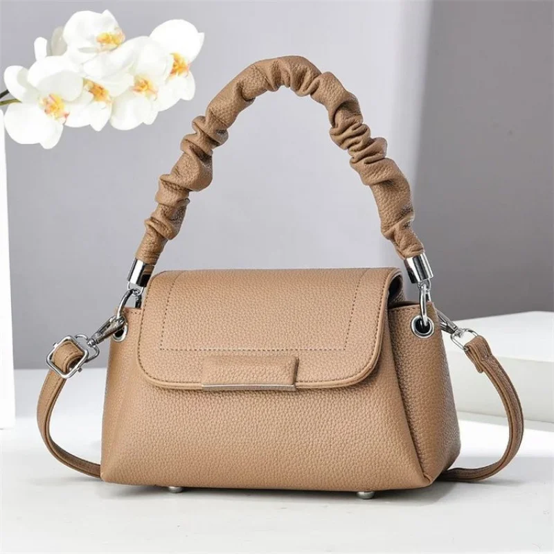 

Famous Designer Leather Women's Tote Bag Luxury Brand Fashionable Classic Elegant Commuter Daily Bag