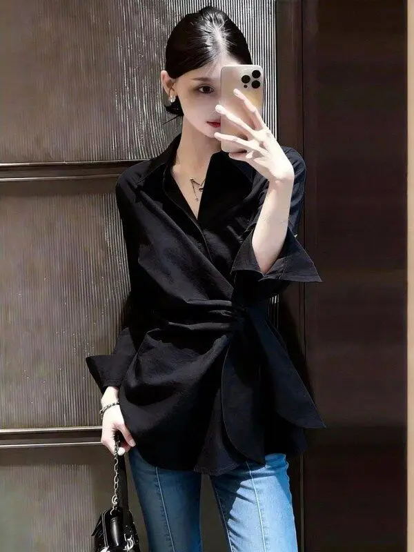 

Black Side Waist Cinched Shirt Spring 2026 Women's New Style Turn-down Collar Commute Top Fashionable Long Sleeve Plaid
