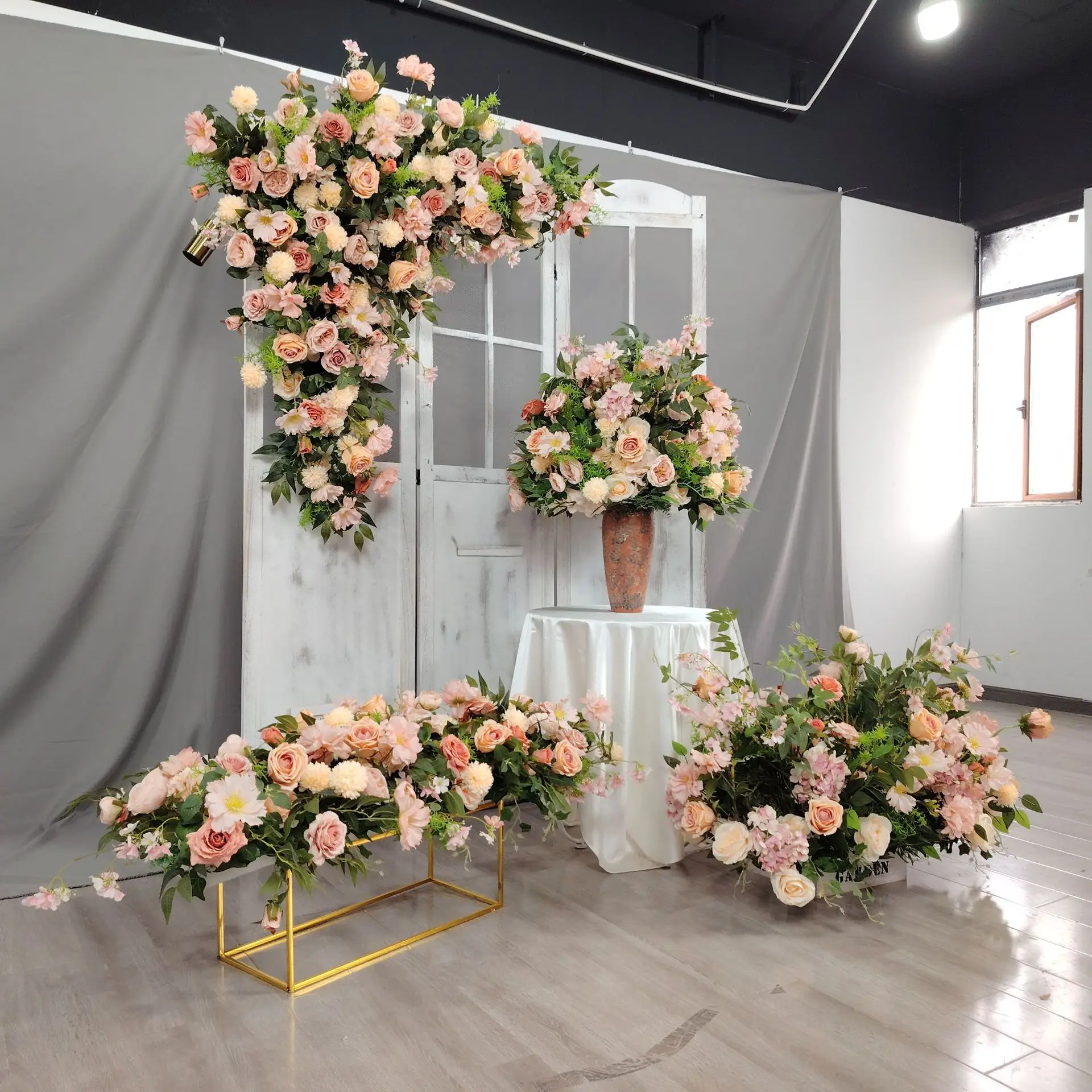 Großhandel Champagnerrosa Seidenblumenkugel Blumenreihe Set Künstliche Blumenarrangements für Hochzeitsbühnen-Bogen-Hintergrunddekoration – Detail 1