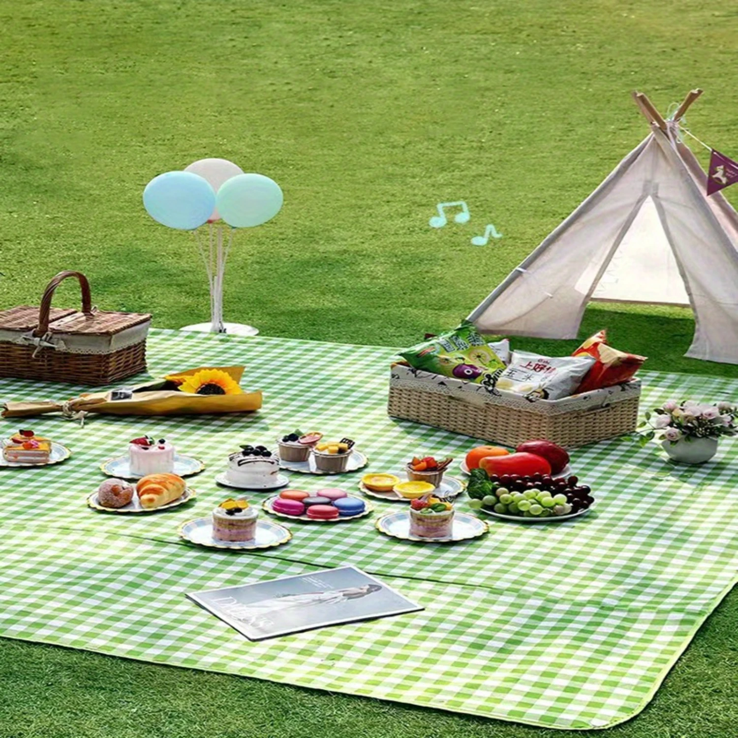 78.7*118in Outdoor Mat Thickened Waterproof Picnic Mat Upgrades your outdoor adventures - perfect for camping, beaches, lawns an