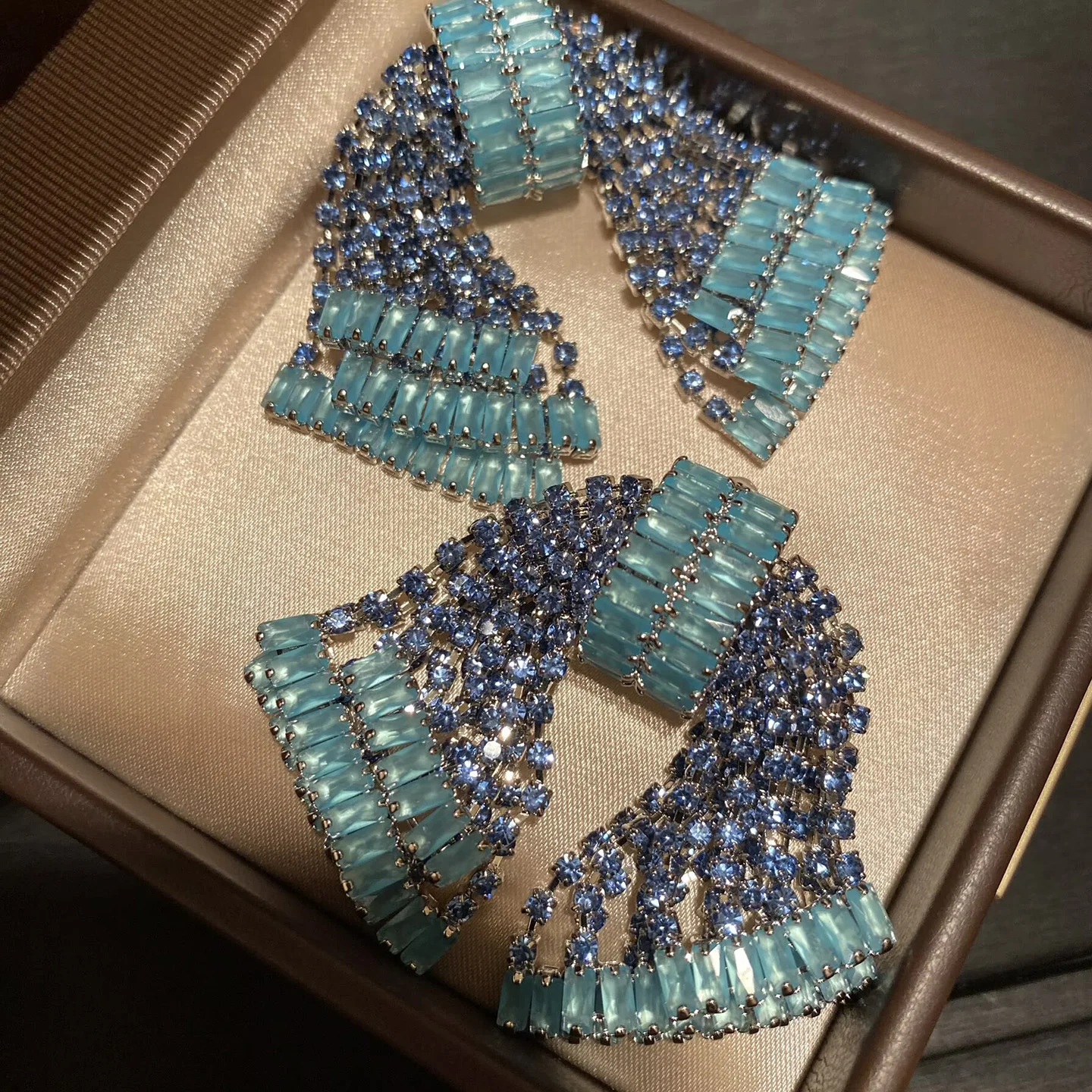 luxury-gradient-blue-crystal-chandelier-earrings-for-women-big-bow-drop-earrings-bridal-wedding-jewelry