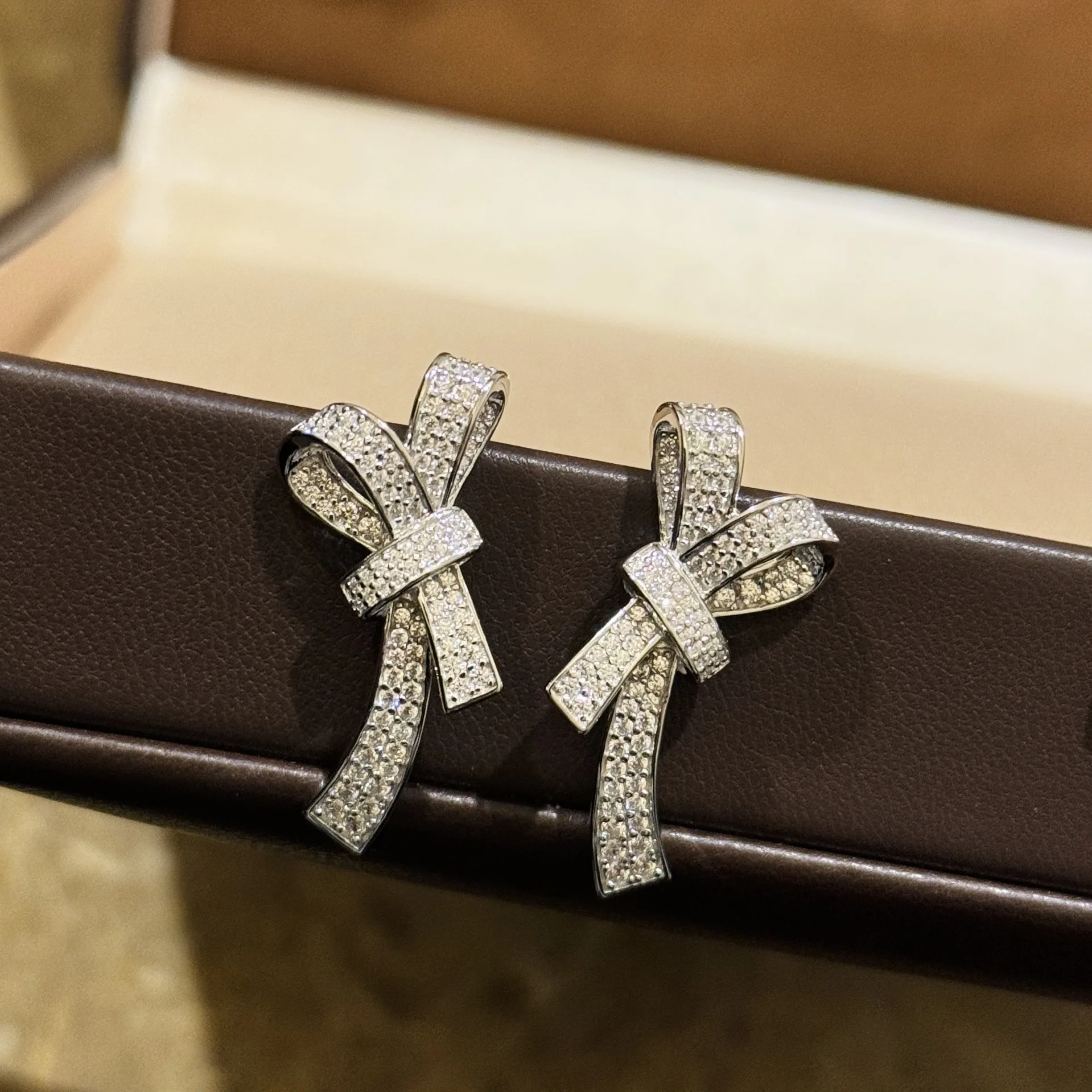 Chic Popular 925 Silver Statement Earring High Carbon Diamond Bowknot Drop Dangle Climber Ear Cuff Full Gemstone Ribbon Jewelry