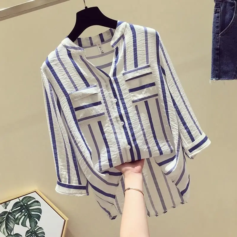 2024 Women\'s New Summer Spliced V-Neck Button Stripe Fashion Casual Loose Quarter Sleeves Vertical Striped Shirt Chiffon Tops