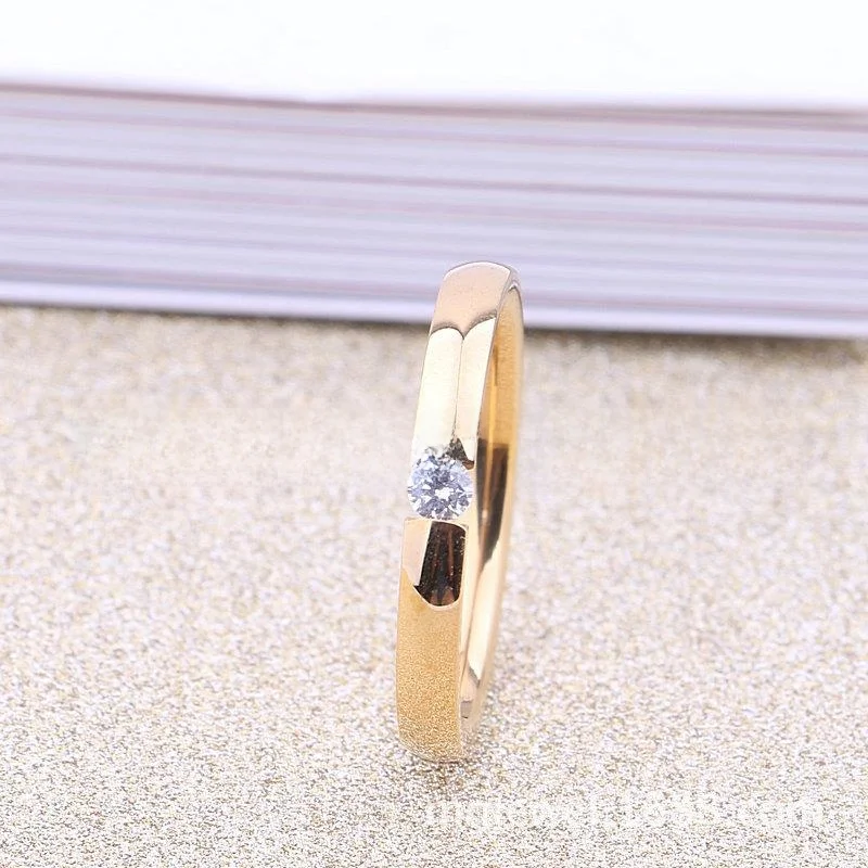 

Korean Sle Titanium Steel Ring with Embedded Water Diamo Gold Color Stainl Steel Bare Diamond Clip on Smooth Surface