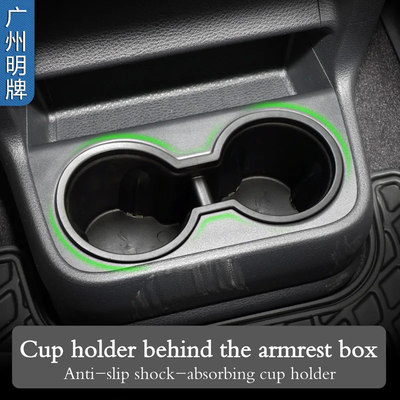 

Suitable for Toyota 21 Model Sainna rear discharge vent water cup holder Sienna central control limit drink seat