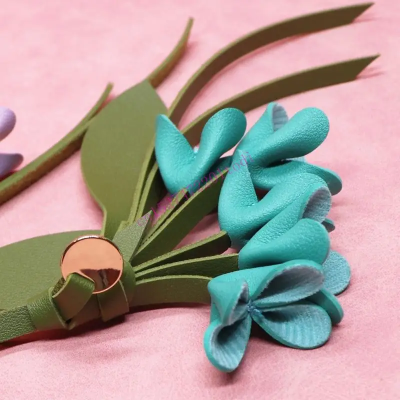 M76b متطورة PU الجلدية الزهرة مفتاح القلادة قلادة زخرفة مضغوطة مثالية لحقائب الظهر المفاتيح والمحافظ