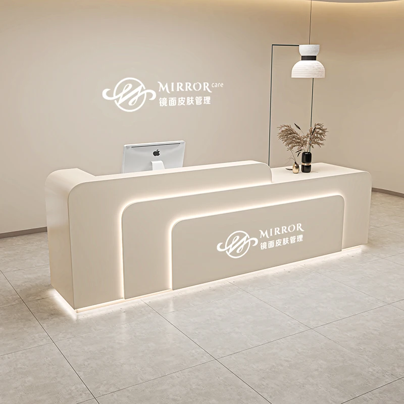 صالون تجميل بسيط متجر الملابس مؤسسات التدريب أمين الصندوق مكتب الاستقبال مكتب الاستقبال عن طريق الفم