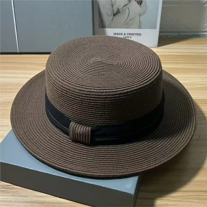 A new coffee-colored top hat for women with flat-topped fashionable and travel shopping