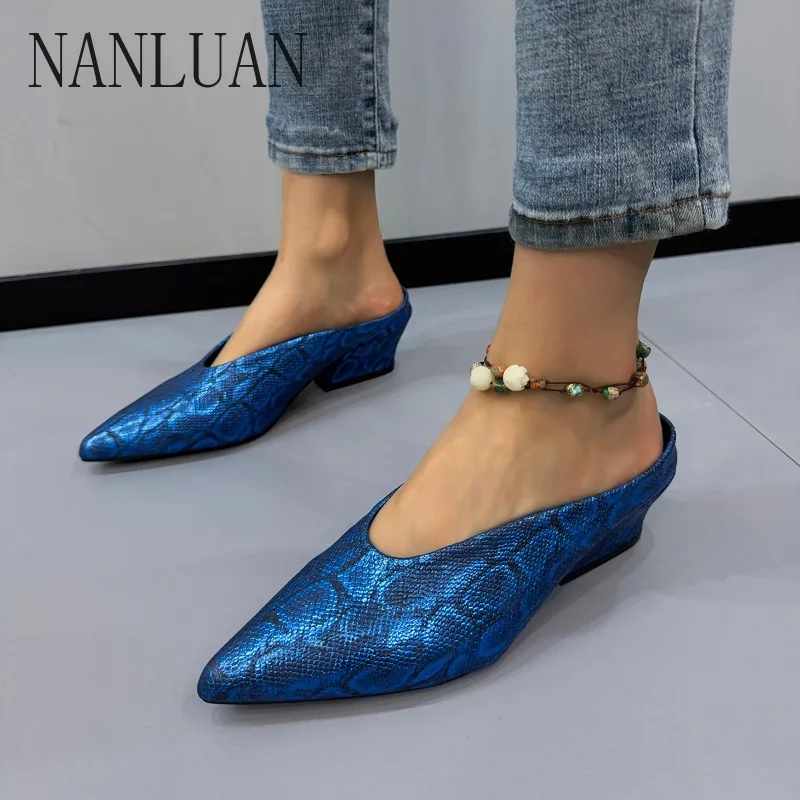 

2024Boutique Fashionable Banquet Ladies Slippers Style Comfortable Thick Heel Women's Shoes High Quality Autumn Fashion Slippers