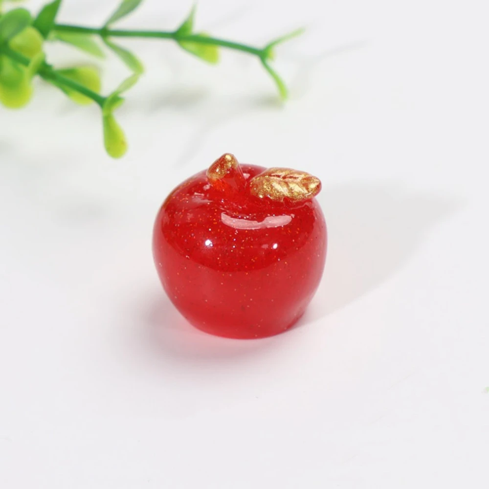 เครื่องประดับผลไม้ขนาดเล็กสุดสร้างสรรค์รูปทรง Apple ทำจากเรซินของตกแต่งงานฝีมือขนาดเล็กทนทานเครื่องประดับรถยนต์น่ารักแบบเรืองแสงของขวัญสำหรับเด็ก