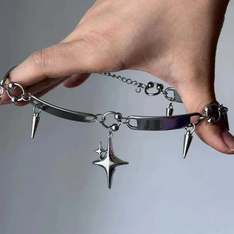 

Design Sense Rock Punk Cross Star Metal Riveted Choker Gothic Statement Necklace for Women Exquisite and Trendy Jewelry Gifts
