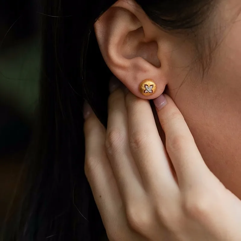 Luxury 18K Gold Plated Clover Earrings for Women Vintage Hollow Design Micro CZ Ear Stud Exquisite Banquet Party Jewelry Gift