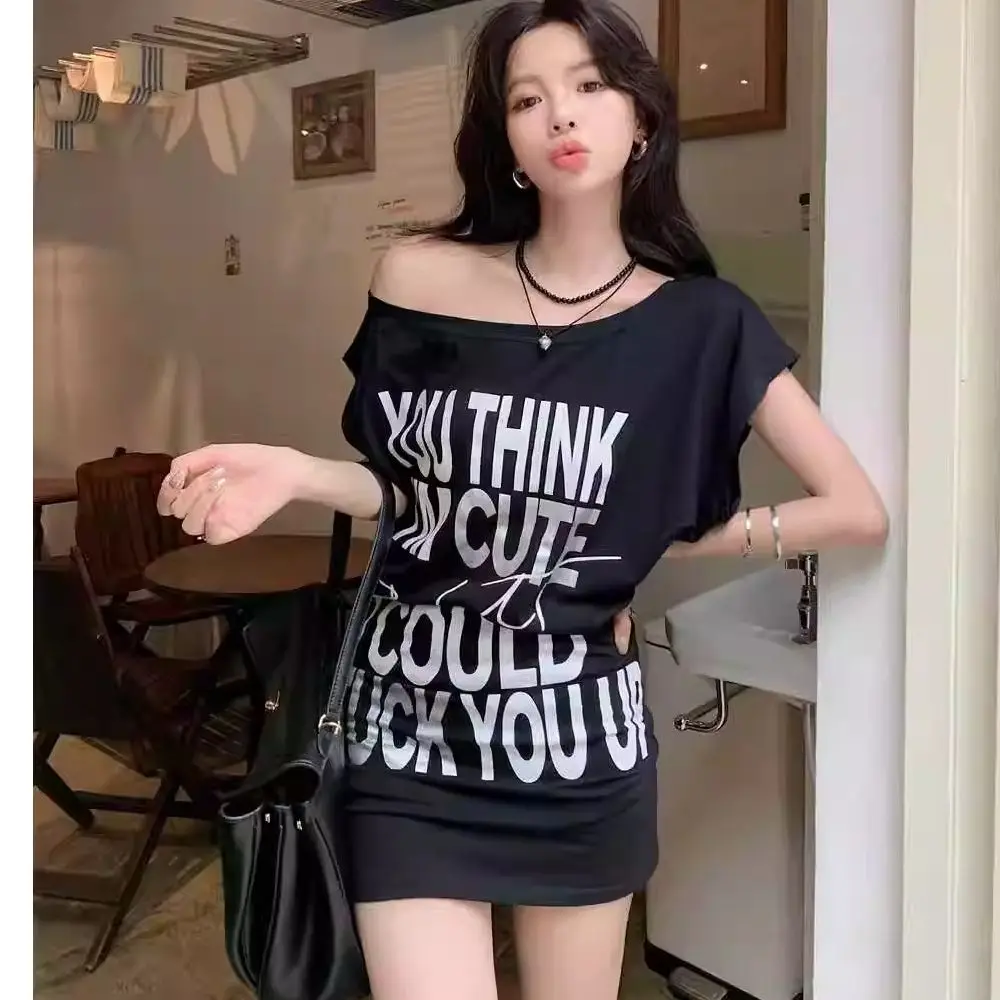 تنورة الورك الأمريكية العتيقة في العصور الوسطى في تي شيرت طويل رغبة نقية مثير نحيف مائل الكتف تخطي فستان الكتف قصير التزلج