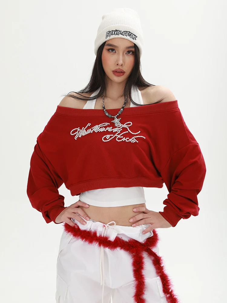 

Красный новогодний джазовый костюм с открытыми плечами, длинными рукавами, состоящий из двух предметов: свитшот и брюки, свободного кроя, для весны и осени, в уличном стиле.