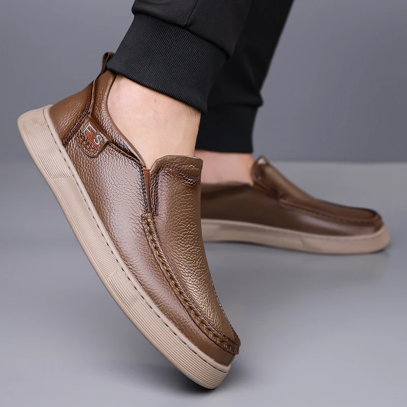 

Качественная мягкая и удобная дорожная повседневная обувь. Фирменная мужская низкая деловая кожаная обувь. Модные и дышащие лоферы.