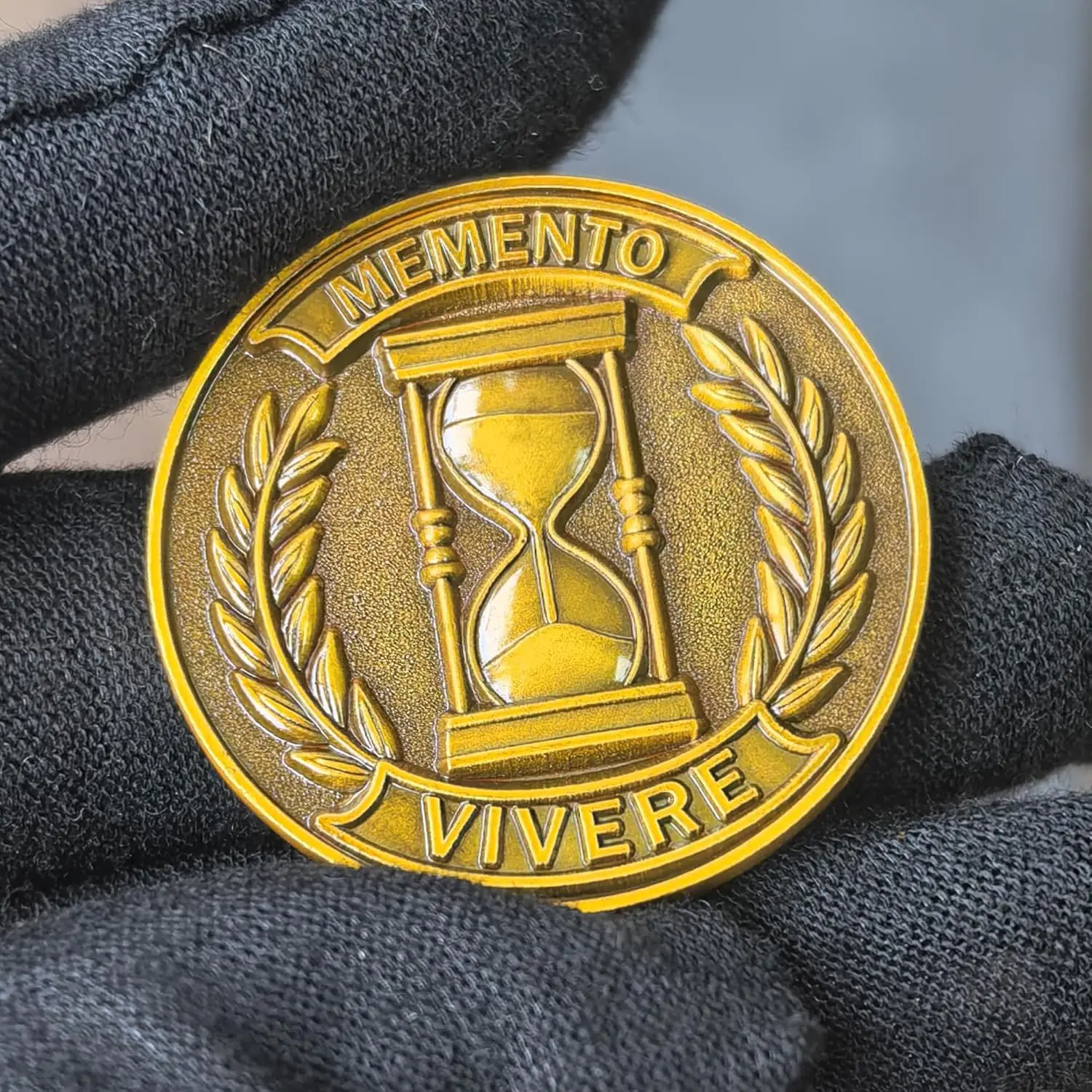 عملة تحدي Memento Mori - إكليل جمجمة وغار مقاس 1.37 بوصة، عملة تحفيزية للانعكاس، الحكمة، الشجاعة، هدية ملهمة