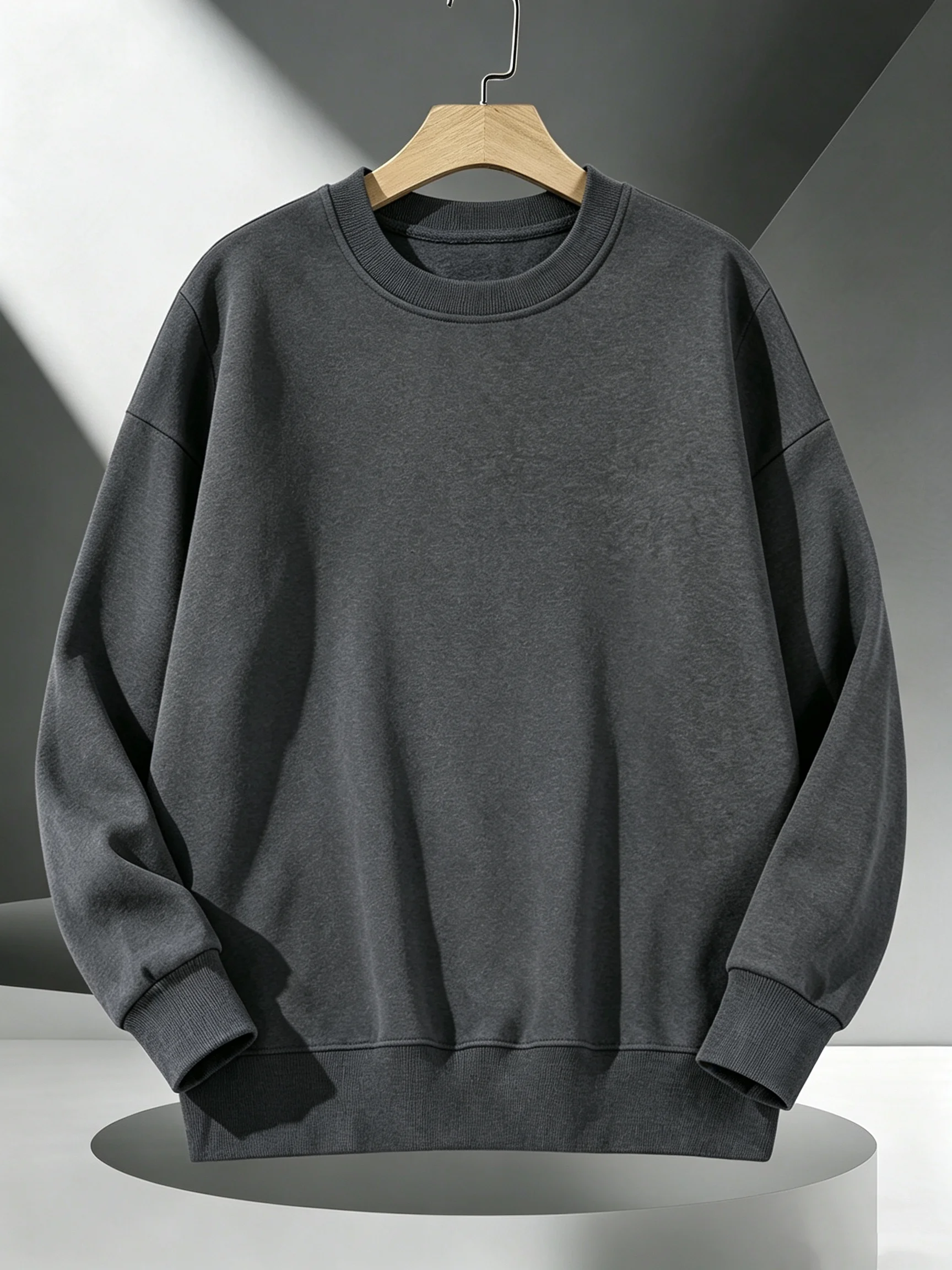 Koreanisches Oversize-Sweatshirt in Unifarbe für Damen, Streetwear, Rundhalsausschnitt, Y2K-Stil, Fleece-Pullover, lässige Herbstkleidung für Damen zum Joggen. – Detail 10