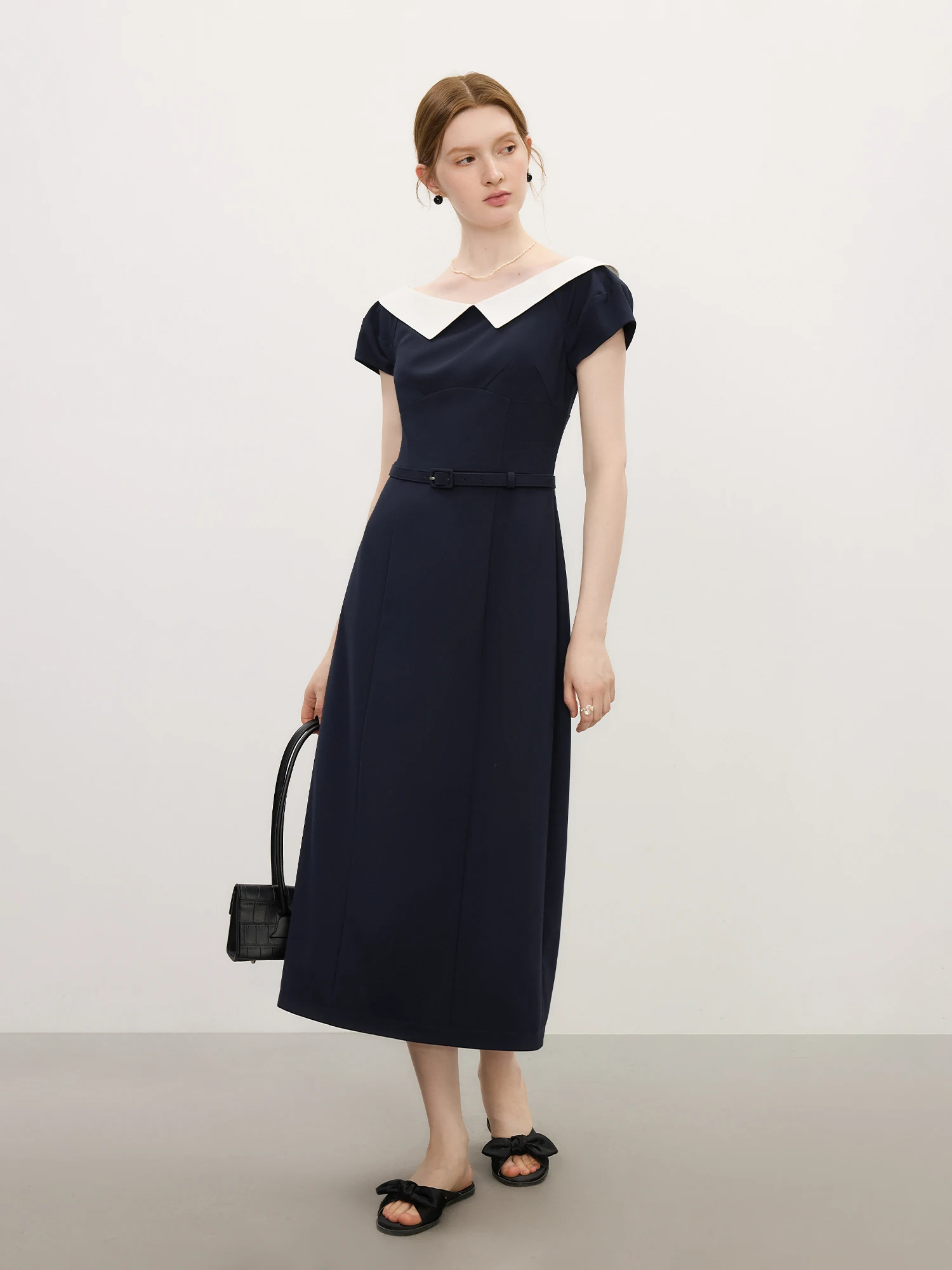 FSLE Kontrast Farbe Spleißen Laterne Hülse Kleid Weibliche 2025, Sommer Neue Ein-linie Hemd Kragen Mid-länge Kleid 25FS12849