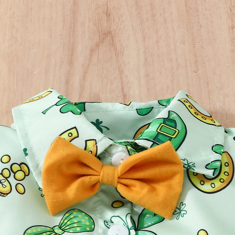 Baby Boy St Patrick s Day  with Clover Print and Leprechaun Hat - Short Sleeve Romper with Button Closure and Collar