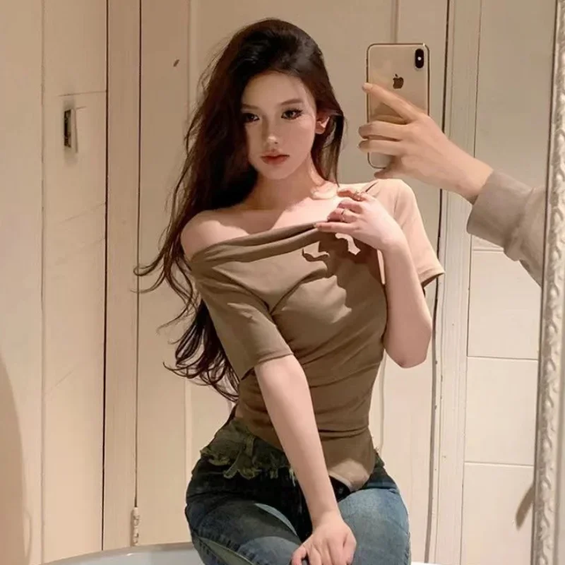 تي شيرت نسائي مائل العنق ، أزياء أحادية اللون ، تصميم غير منتظم ، نحيل ، حلو جذاب ، على الطراز الكوري ، كاجوال ، ملابس الشارع الأنيقة ، أنيقة ناضجة ، الصيف #6