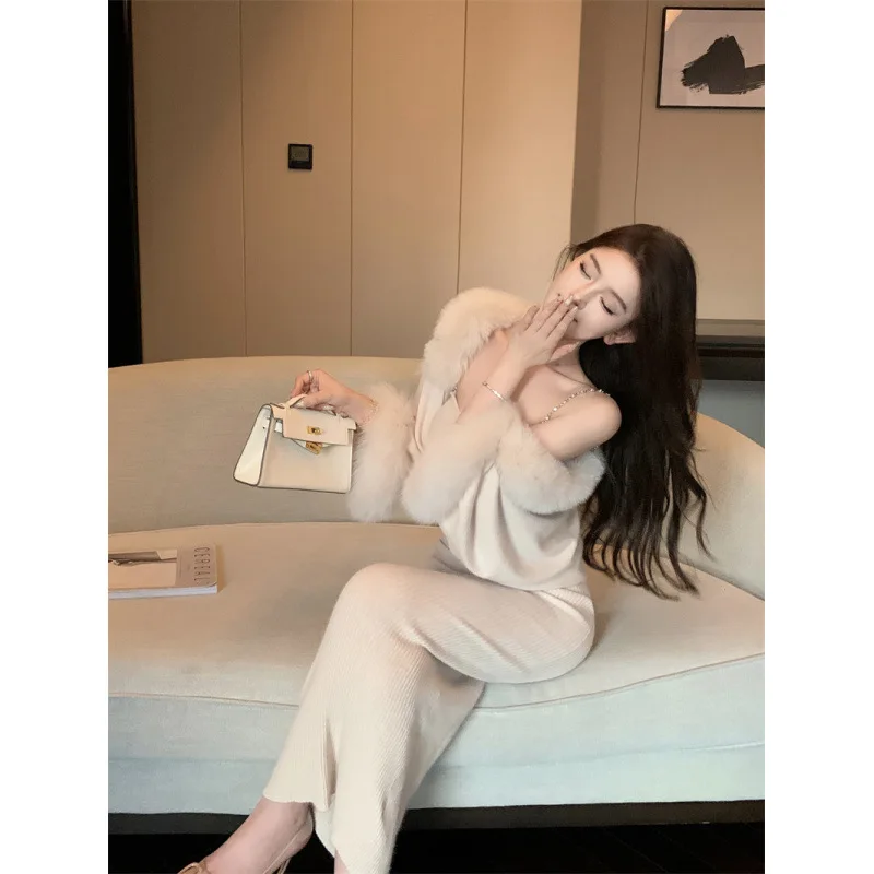 Sophisticated Outfit Luxurious Metallic Chain-Link Outfit Feathered Fur-Lined Spliced Outfit Silky Satin Slip Set Look