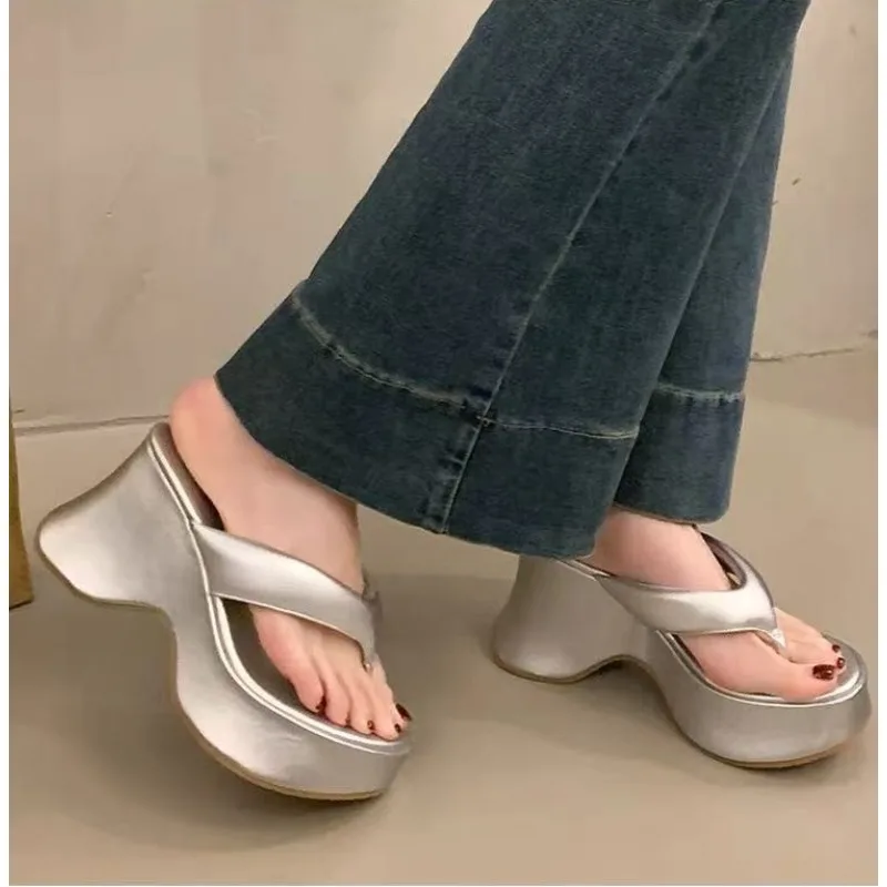 Clip Toe Sandals Women Beach Flip Flops Summer Soft Sole EVA Anti-odorant Platform Sandals Platform Leisure Outdoor Slippers