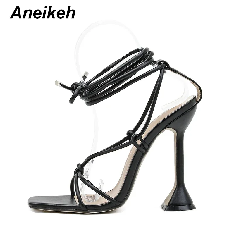 Aneikeh Moda Sandali con cinturino incrociato alla caviglia 2025 Estate GLADIATOR Donna Scarpe da ballo di nozze Sexy Testa quadrata Stripper Tacchi