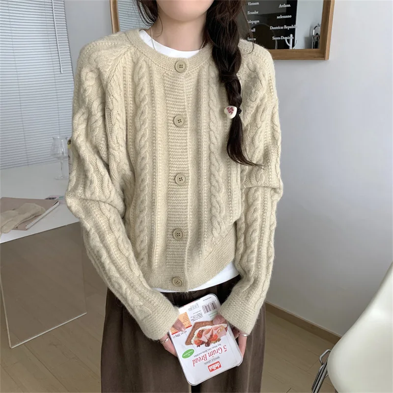 

2024 Women's Soft Glutinous Cable-Knit Sweater Autumn and Winter New Lazy Style Loose Short Knitted Cardigan