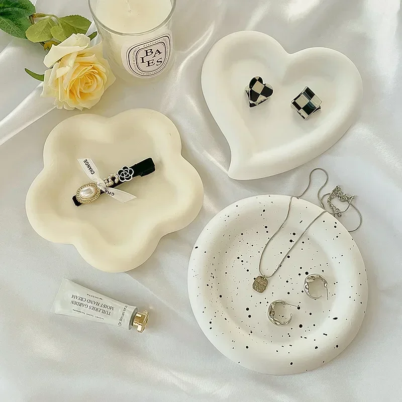 Round Flower Concrete Tray Silicone Mold DIY Bear Love Heart Coaster Plaster Clay Mould Jewelry Display Storage Box Mold