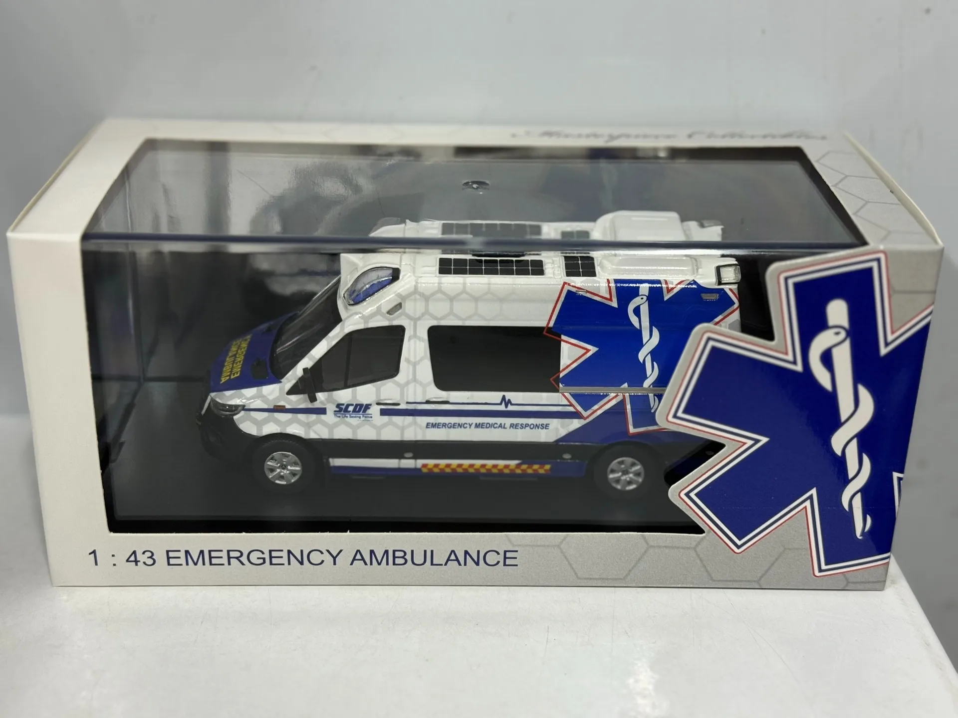 دييكاست تحفة 1/43 مقياس سبرينتر سنغافورة SCDF سنغافورة سيارة إسعاف نموذج تحصيل لعبة هدية تذكارية العرض #1