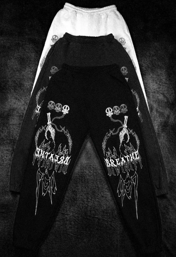 

Мужские джоггеры Intothem Breath, уличная одежда, черно-белые свободные повседневные брюки с принтом черепа и пламени, лето 2025 ​