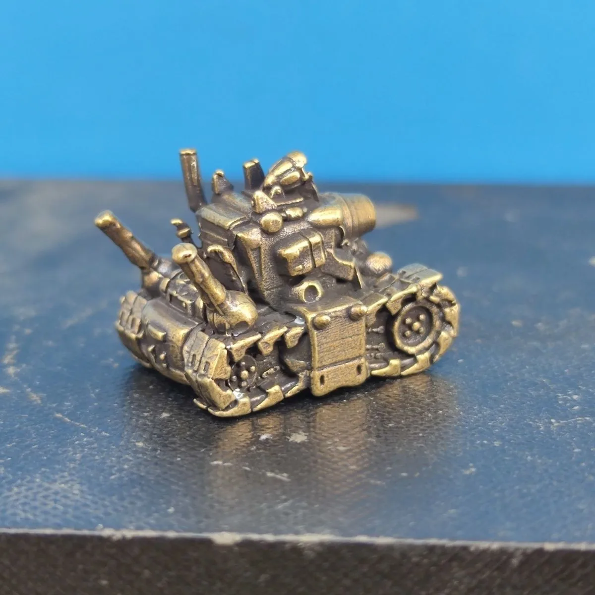 Antique Brass Mini Metal Tank, Tank Model Ornament Desktop Decor Modern Exquisite Handicrafts