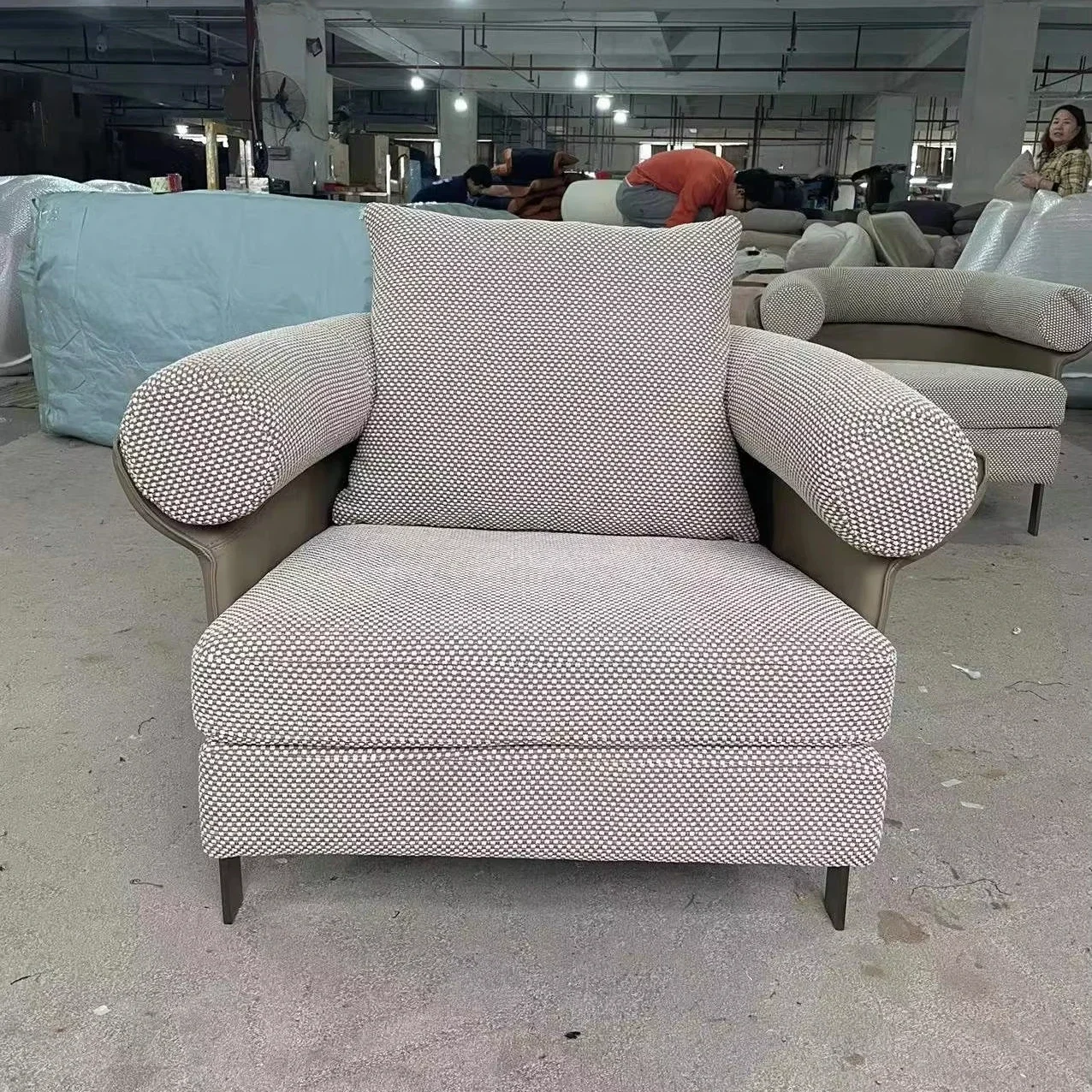 Luxury Leisure Chair Fabric Modern Style Luxury Living Room Soft Comfortable Leisure Velvet Armchair