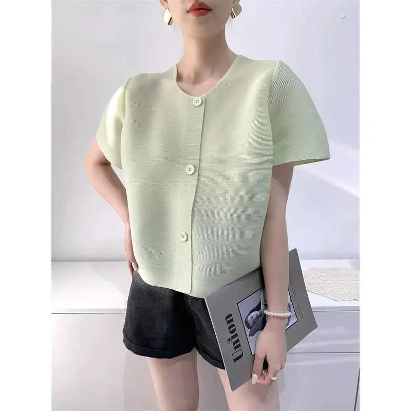 Miyake Top Women\'s Pleated T-shirt Short Jump Shirt 2024 Summer New Solid Color Single-Breasted Comfort and Casual Cardigan