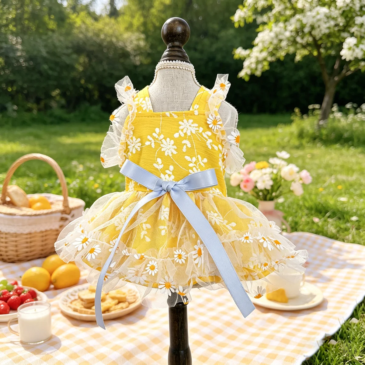 

Cute Floral Mesh Pet Dress for Small Dogs Cats, Yellow Sleeveless Puppy Outfit for Teddy Bichon Pomeranian Yorkshire Maltese