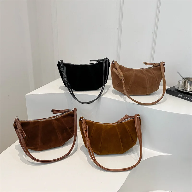 Chic Crossbody Bag Croissant Shoulder Bag Brown Solid Color Matte PU Dumplings Bag Korean Style Small Pack Outdoor New Year Gift