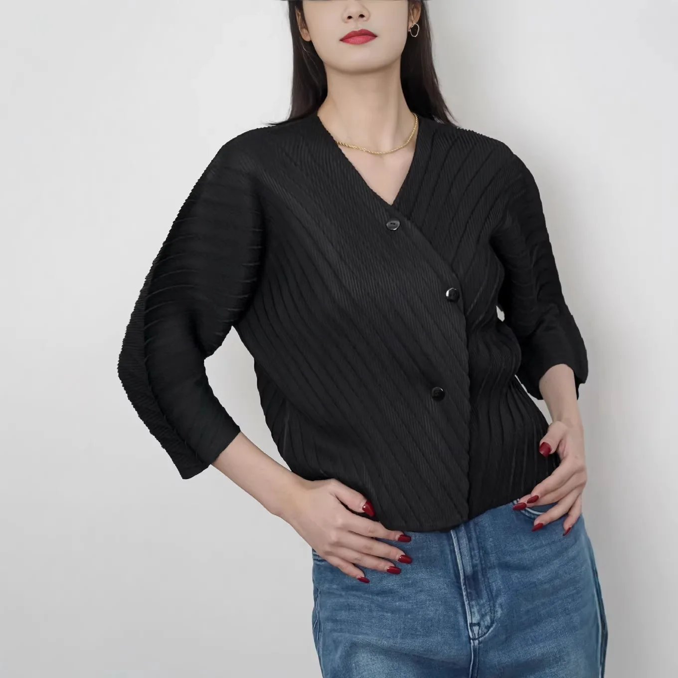 

Miyake Pleated 2026 Spring New Knitted Cardigan Tops Women Loose Fashion Pleated Jacket Senior Sense of Casual Women's Clothing