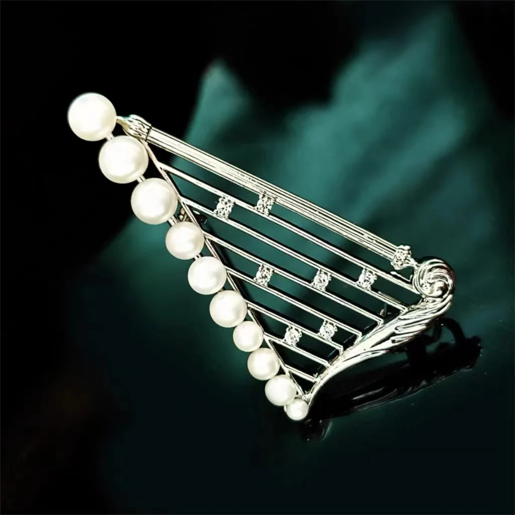 Fashion Classic Music Design Natural Freshwater Pearl Breastpin Super Elegant Pearl Brooch