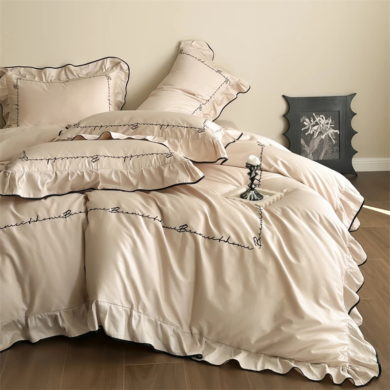 Luxury Egyptian Cotton French Princess Wedding Bedding Set Ruffles Black Edge Jacquard Duvet Cover Bed Sheet Pillowcases