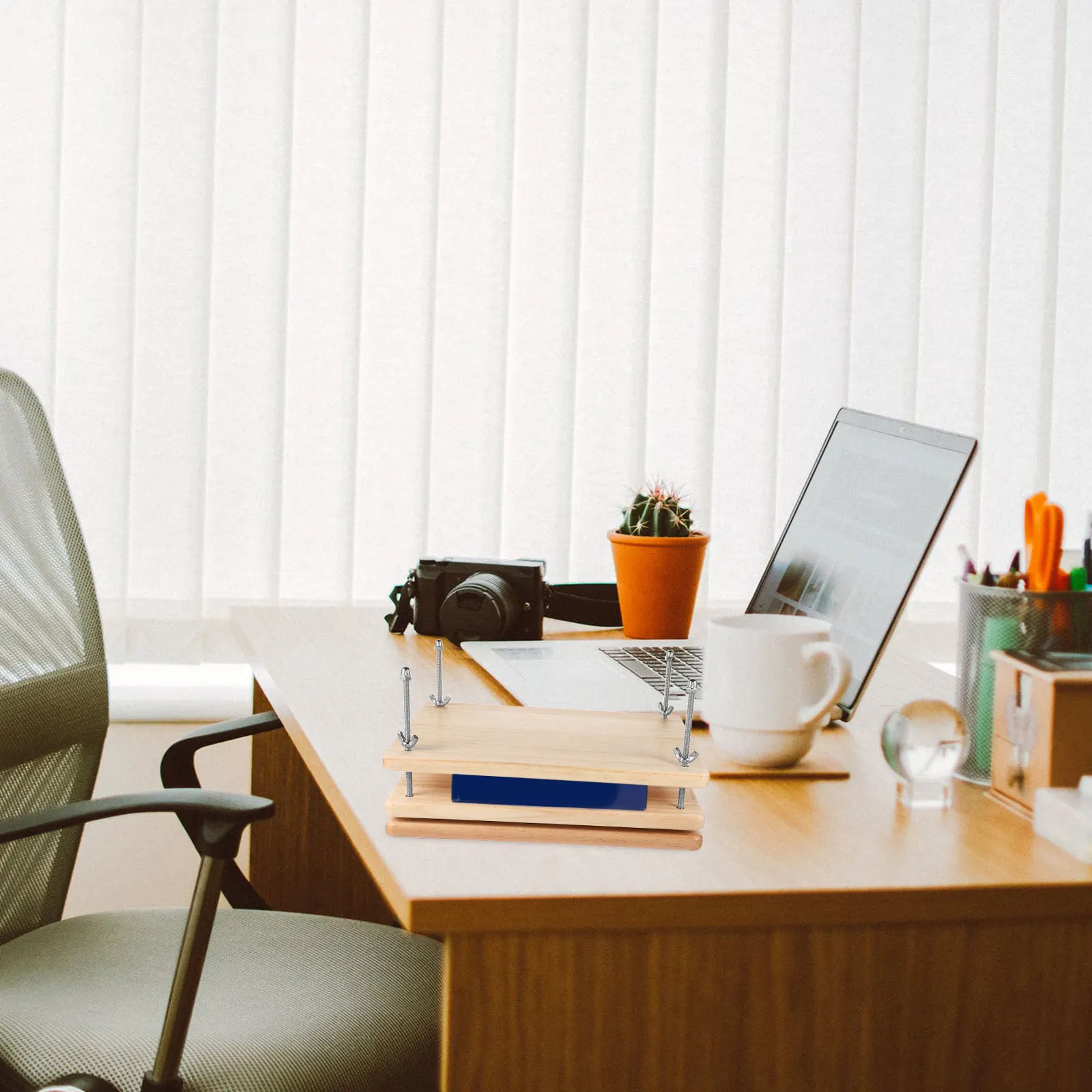 

Wooden Book Press Tool Sturdy Smooth Edges Threaded Rods Even Pressure For Bookbinding Repair Gluing Spines Homemade Tofu
