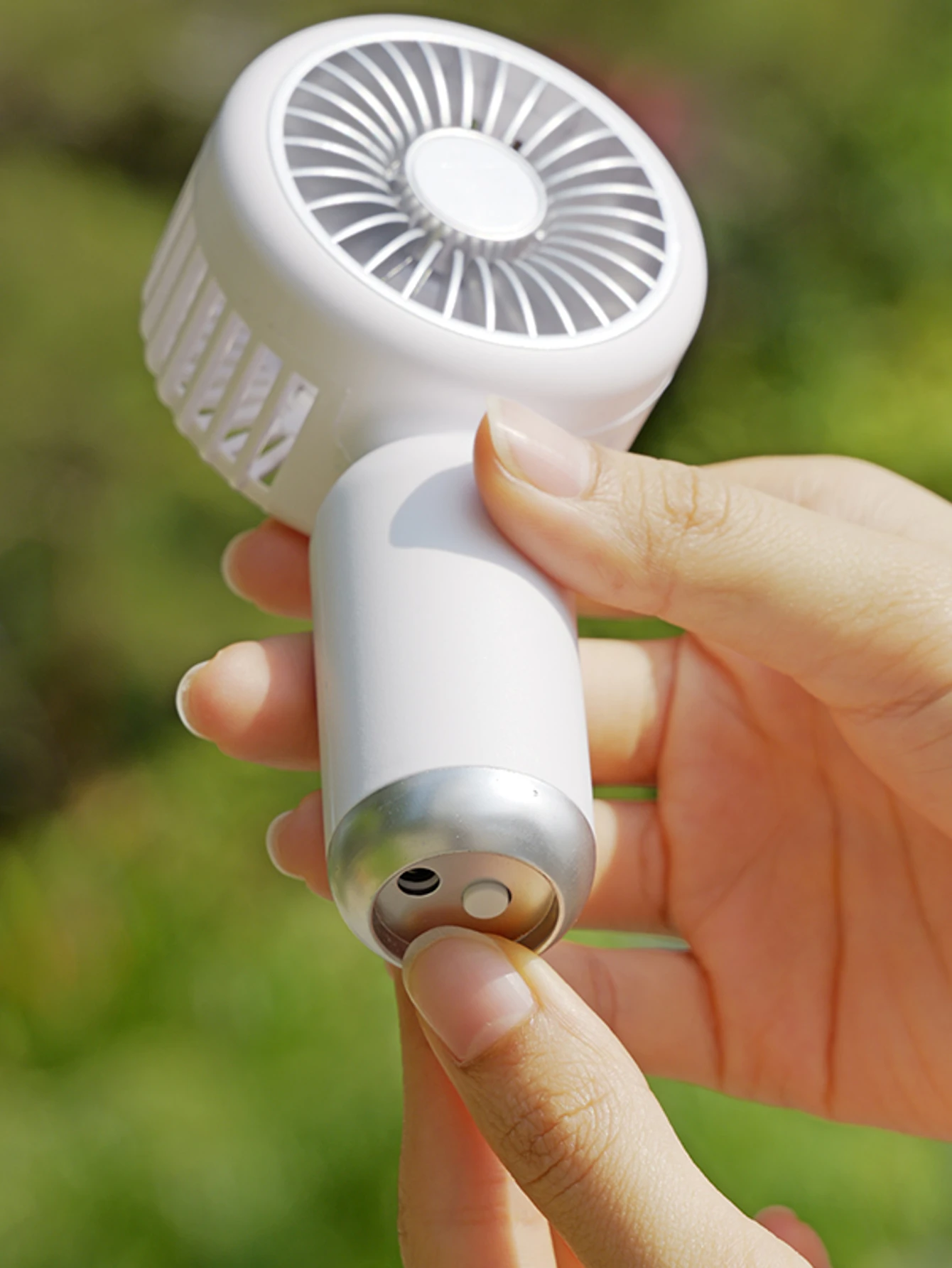 YM88206-مروحة كهربائية محمولة باليد ذات سرعة واحدة مع قاعدة قابلة للفصل، يمكن حملها وقفها ومحمولة عند السفر