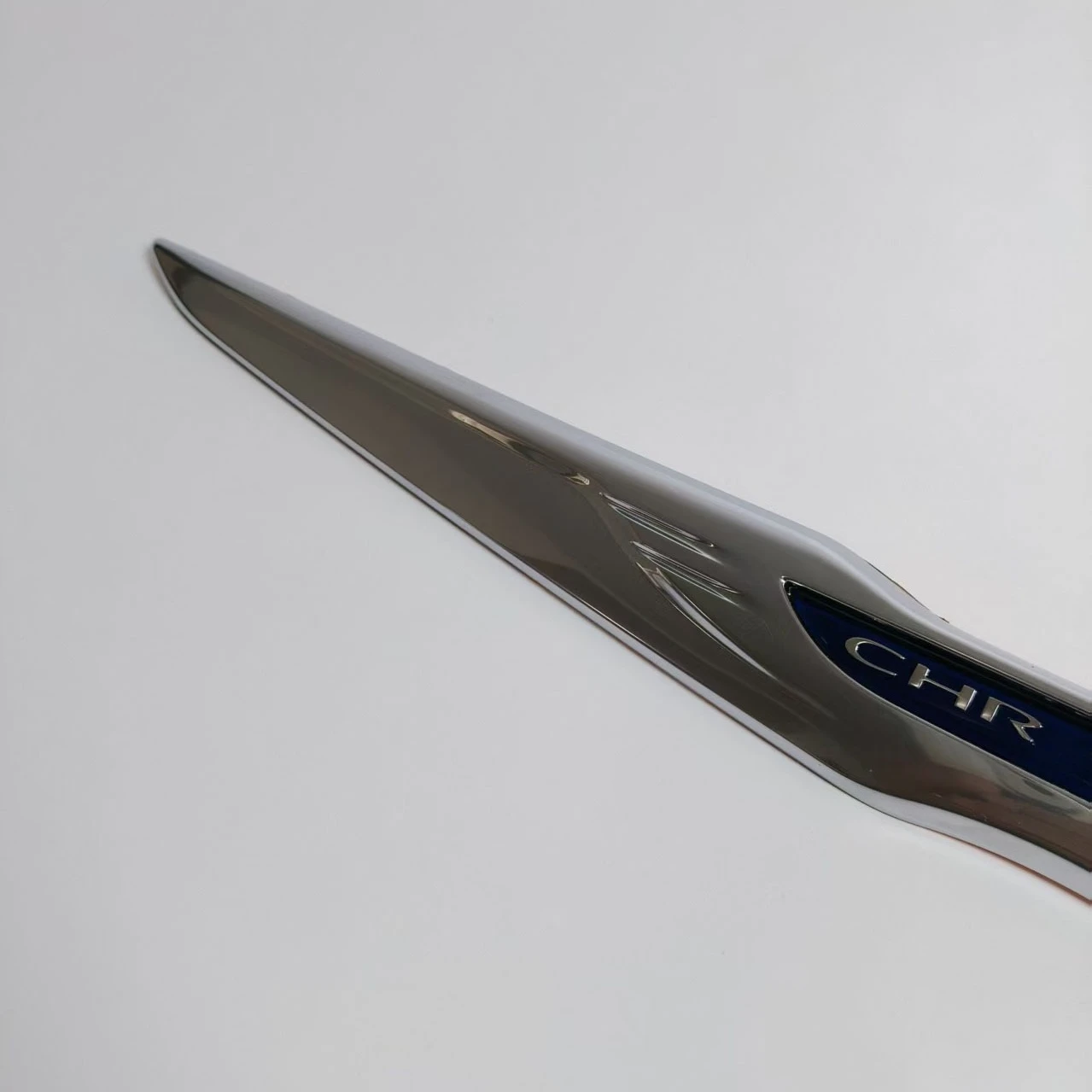 Pasuje do 11-14 Chrysler 300 SILVER WINGS W/BLUE, Black ACCENT Golden, oś EMBLEM BADGE NAMEPLATE przednia kratka. tył Deacklid