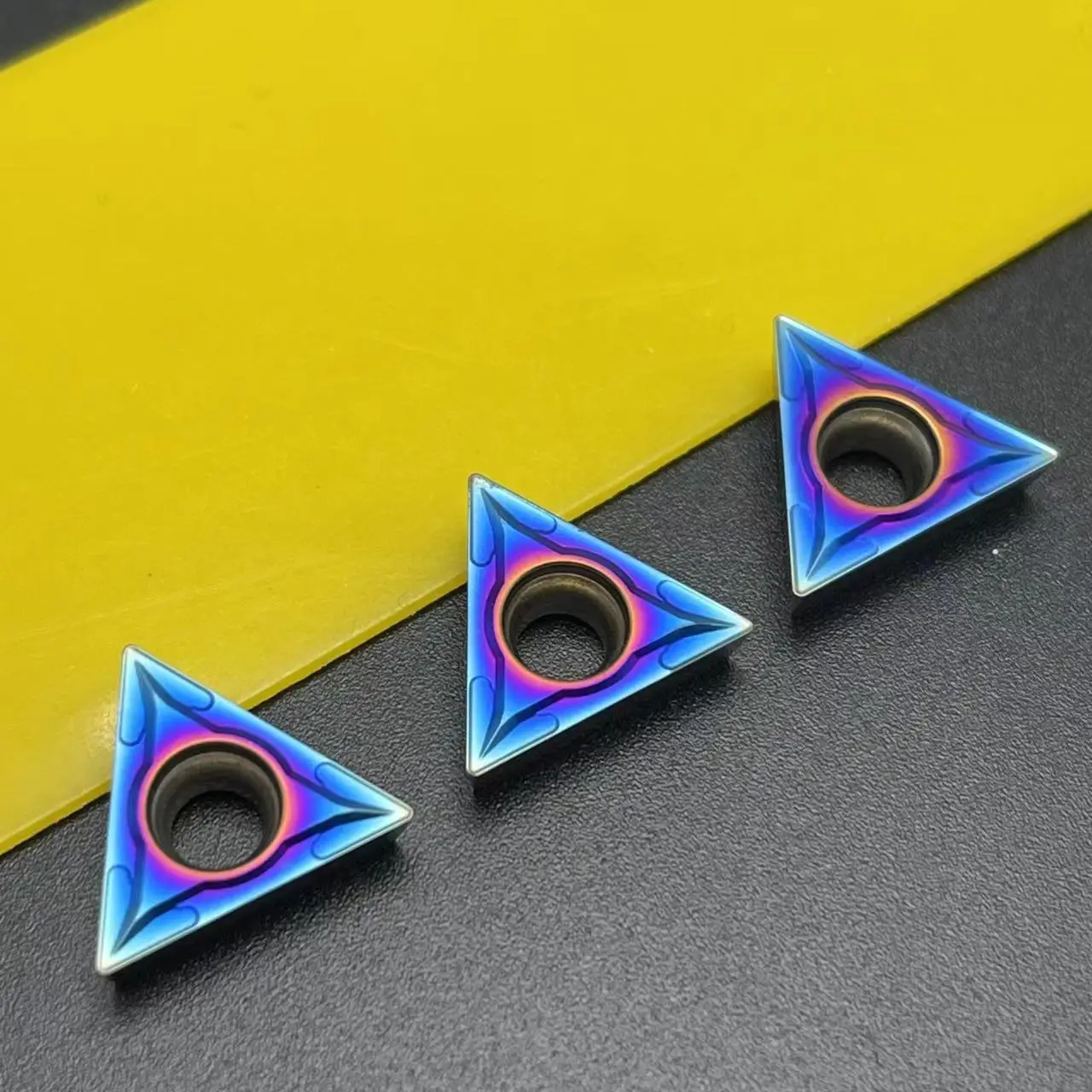 Hochwertige Nano-Blaue TCMT110204 TCMT110208 TCMT16T304 TCMT16T308 Hartmetall-Einsätze für Außendrehwerkzeuge CNC-Drehmaschinenwerkzeuge – Detail 3