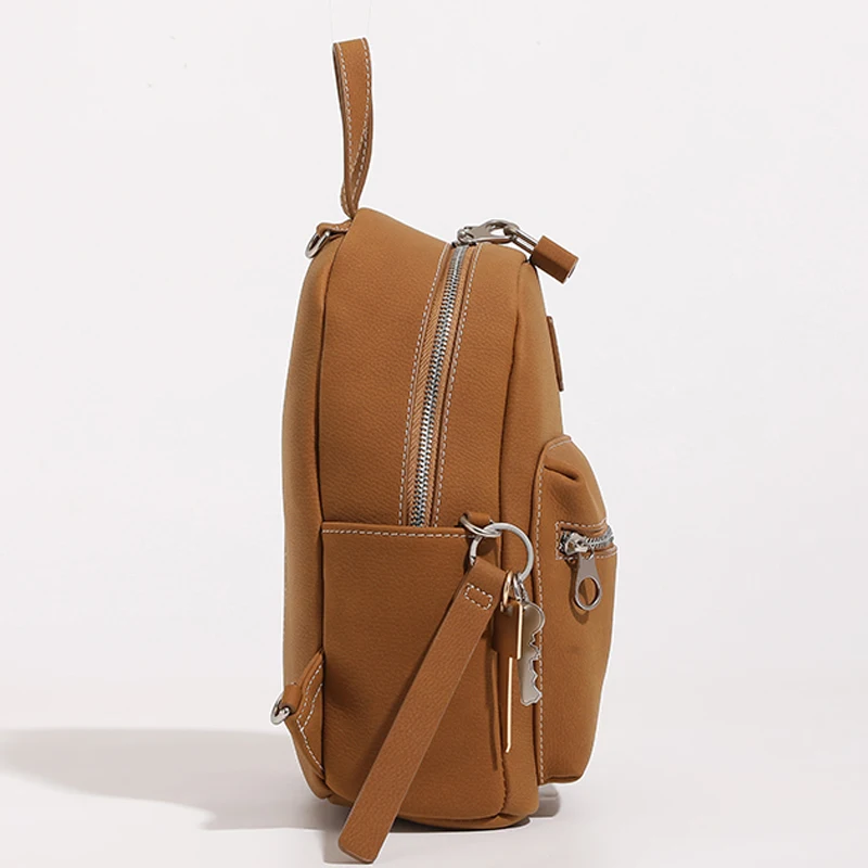 حقيبة ظهر كلاسيكية حقائب صغيرة للنساء حقيبة يد ومحفظة فاخرة مصممة لعام 2025 جديدة في زخرفة مفاتيح بسيطة للتنقل والسفر والكتف شحن مجاني وصول سريع